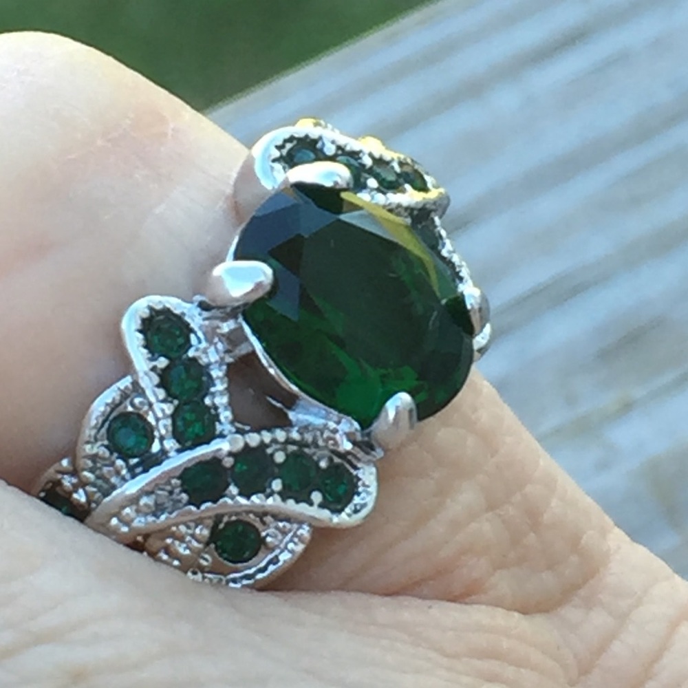 Emerald Green CZ multi green cz fashion ring - Picture 6 of 8